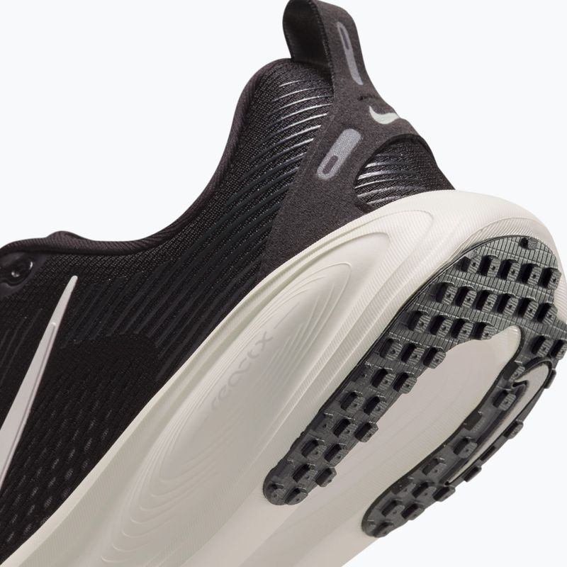 Bėgimo batai Nike Vomero 18 black/coconut milk/iron ore/summit white 12