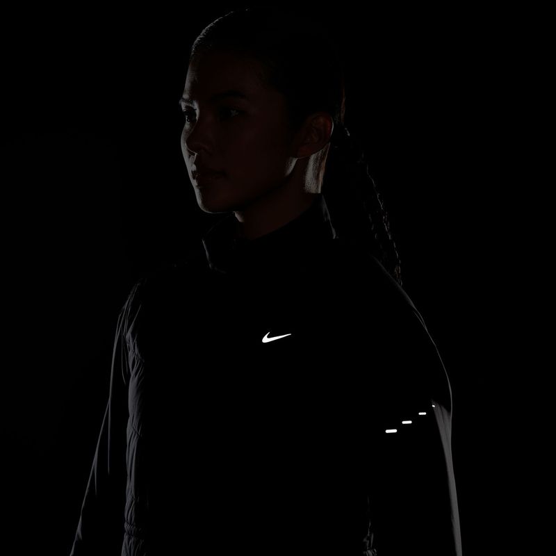 Moteriška bėgimo striukė Nike Swift Therma-Fit black 12