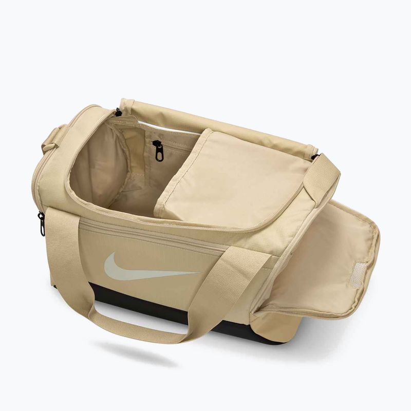 Nike Brasilia 9.5 Duffle 25 l dykumos chaki/juoda/juodos spalvos sporto krepšys 5