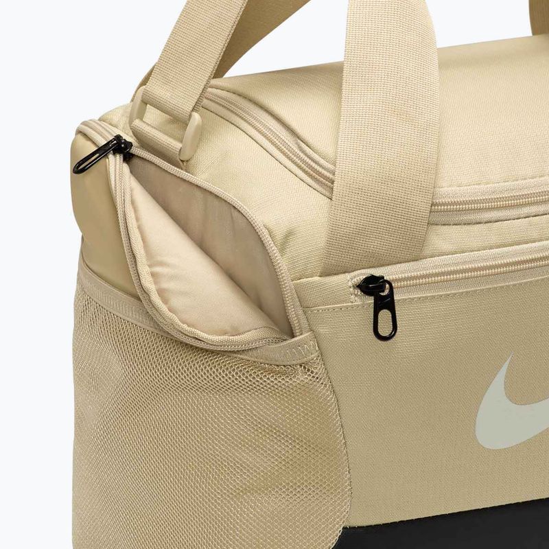 Nike Brasilia 9.5 Duffle 25 l dykumos chaki/juoda/juodos spalvos sporto krepšys 7