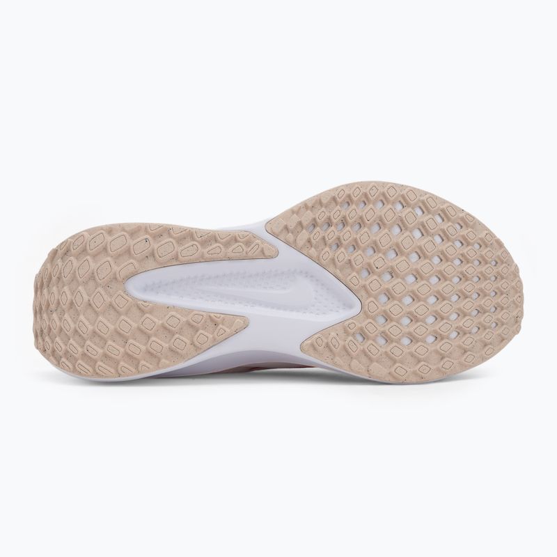 Moteriški bėgimo batai Nike Quest 6 white / bright crimson / washed coral 4