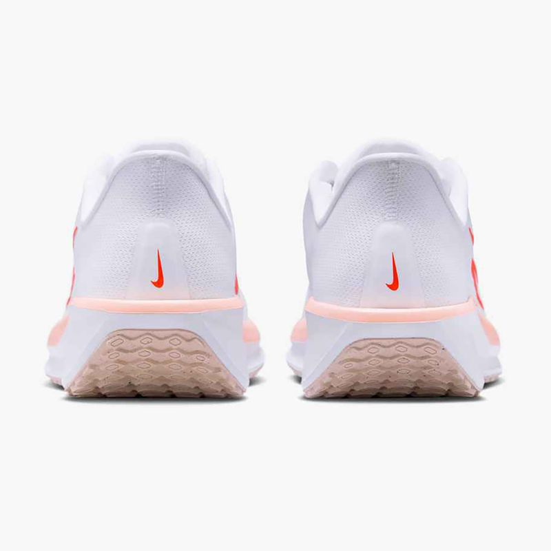 Moteriški bėgimo batai Nike Quest 6 white / bright crimson / washed coral 4
