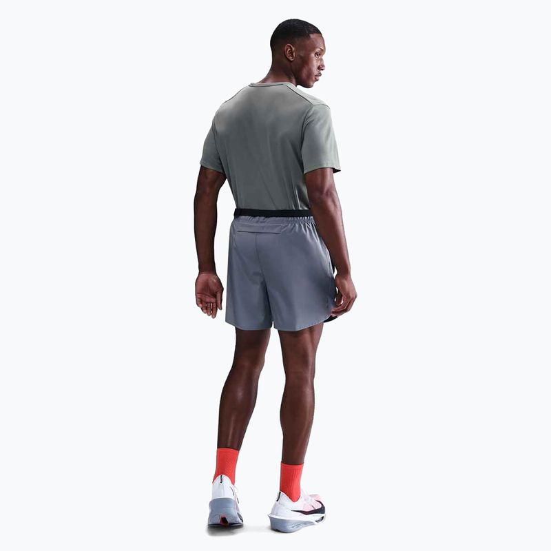 Vyriški bėgimo marškinėliai Nike Miler Dri-Fit UV smoke grey 3