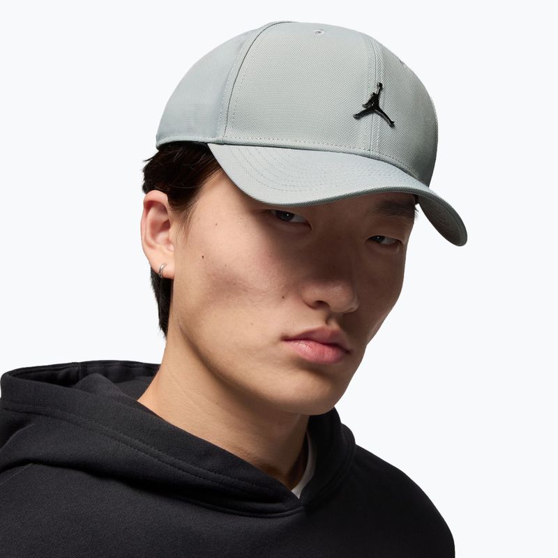 Kepurė su snapeliu Jordan Rise Structured Metal Jumpman light smoke grey/R511 9