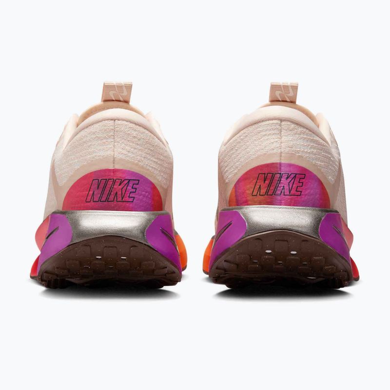 Moteriški treniruočių batai Nike Motiva SE pearl white/pale ivory/vivid purple/mtl gold grain 4