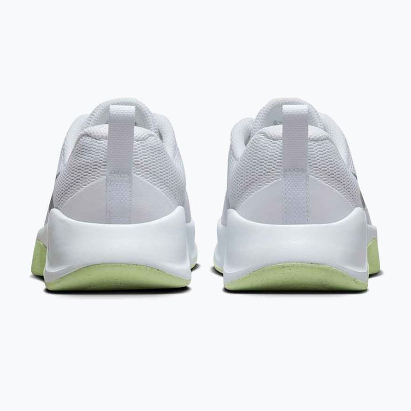 Moteriški treniruočių bateliai Nike MC Trainer 3 white/metallic silver/barely volt 4