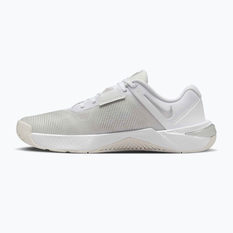Moteriški svorio kilnojimo batai Nike Metcon 10 white/platinum tint/metallic silver 9