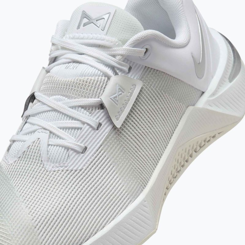 Moteriški treniruočių batai Nike Metcon 10 white/platinum tint/metallic silver 15