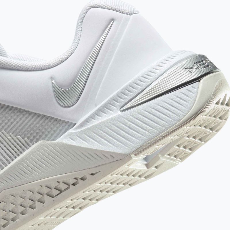 Moteriški treniruočių batai Nike Metcon 10 white/platinum tint/metallic silver 17