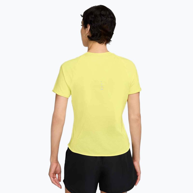 Moteriški bėgimo marškinėliai Nike Swift Dri-Fit light zitron 2