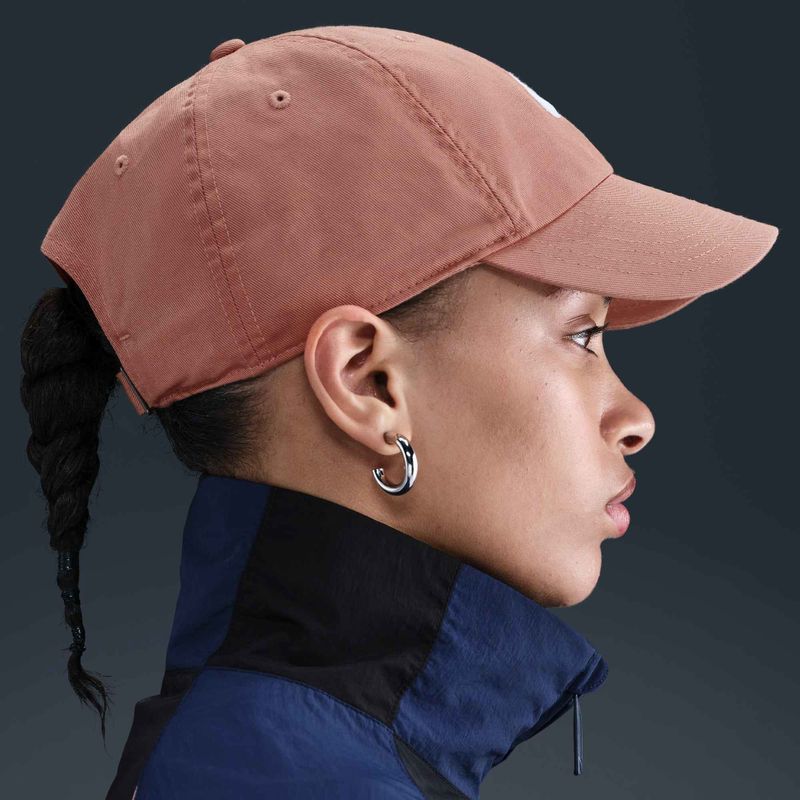 Nike Club Unstructured Futura Wash rose gold/white beisbolo kepuraitė 8