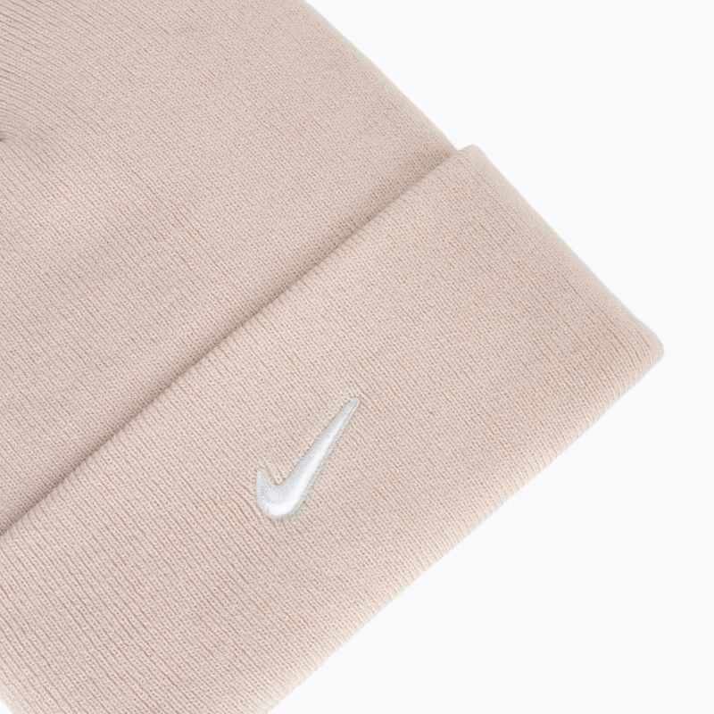 Žieminė kepurė Nike Peak Swoosh Beanie slit red/white 3