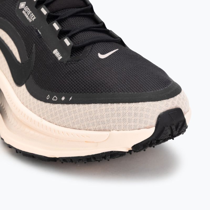 Moteriški bėgimo bateliai Nike Vomero 18 GORE-TEX black/crimson tint/black/black 7