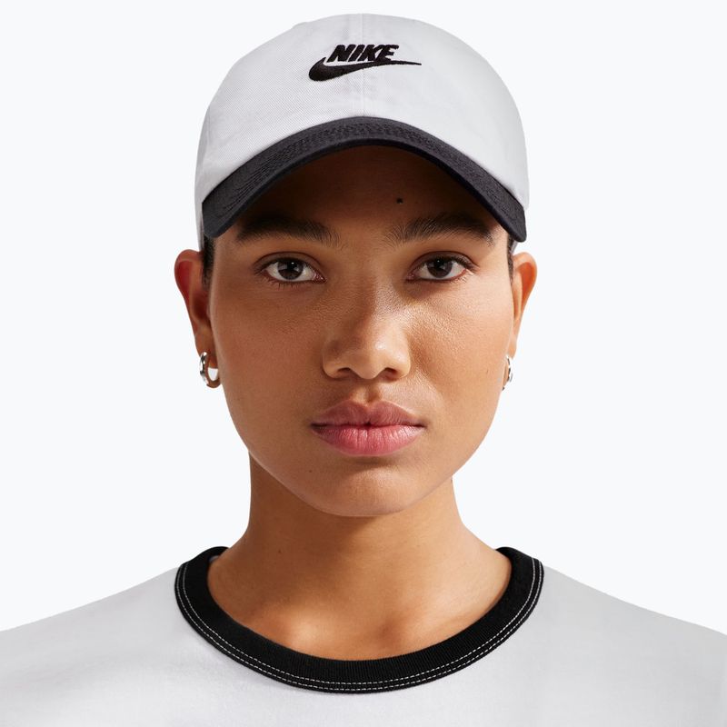 Kepurė su snapeliu Nike Club Unstructured Futura Wash white/black/black