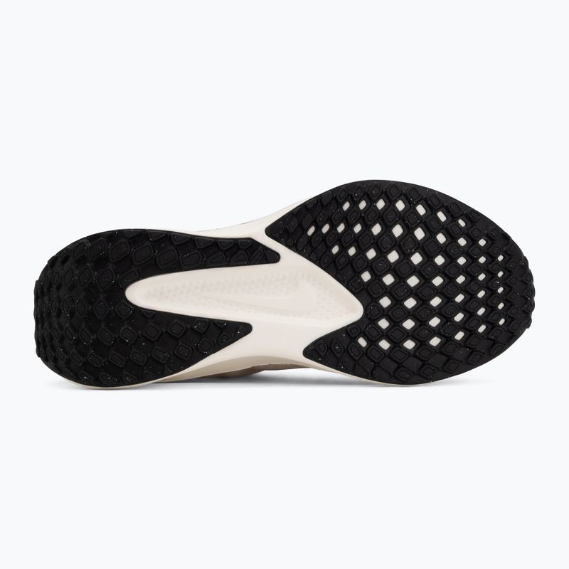 Moteriški bėgimo batai Nike Quest 6 light khaki/sail/metallic gold/off black 4