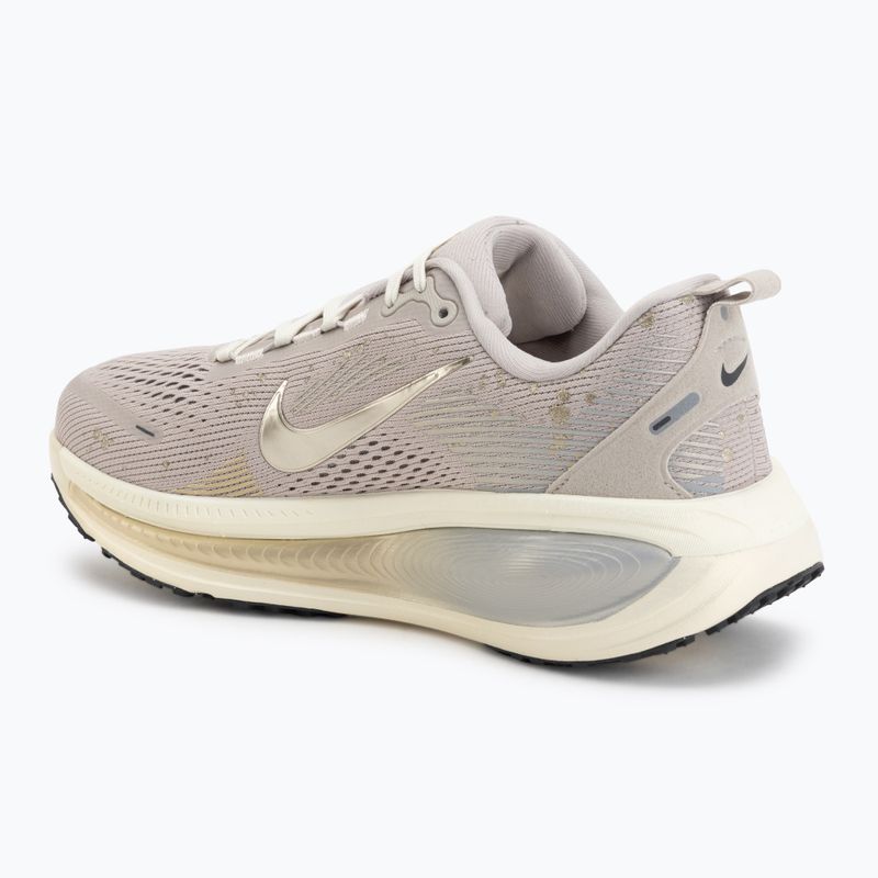 Moteriški bėgimo batai Nike Vomero 18 SE Cream II/Coconut Milk/Metallic Gold Grain 3