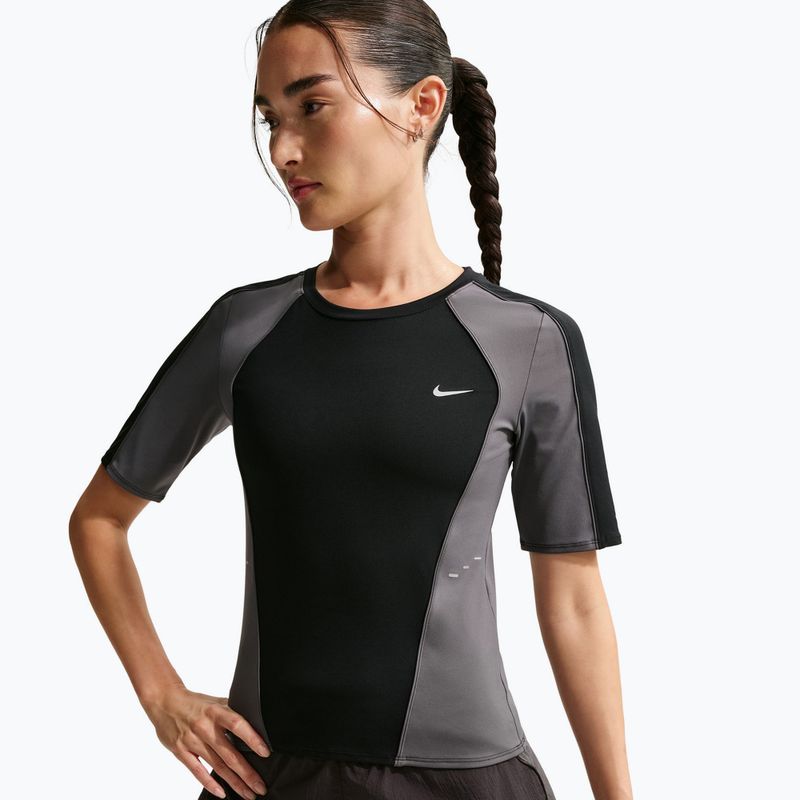 Moteriški bėgimo marškinėliai Nike Swift Dri-Fit black/iron grey 2