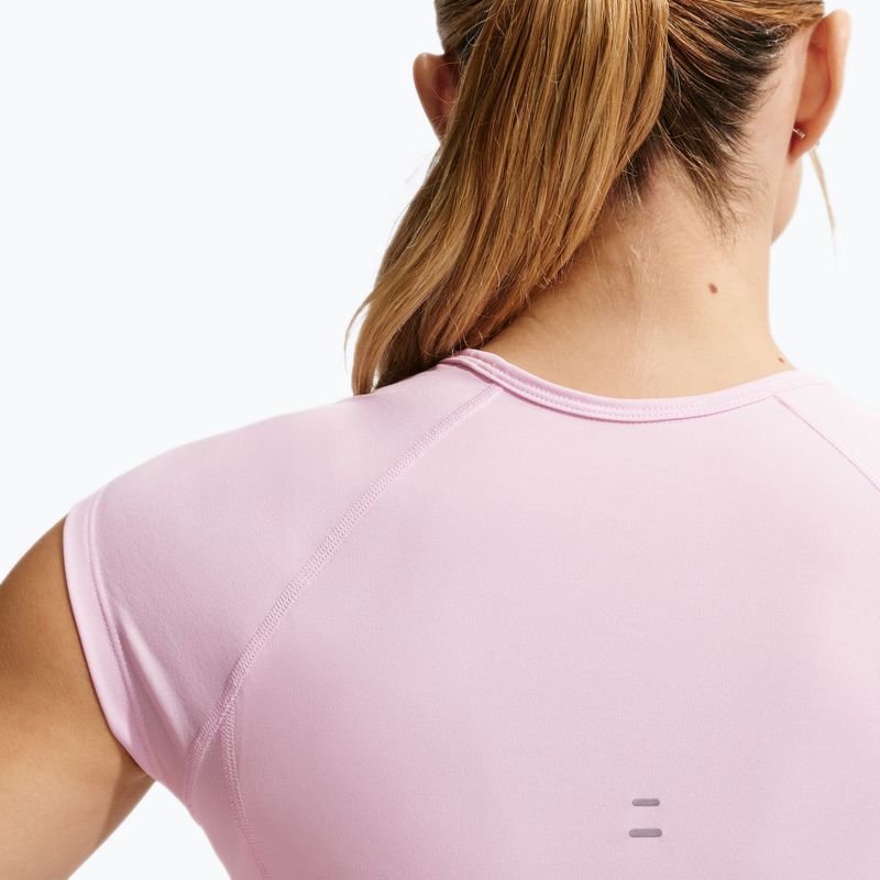 Moteriški bėgimo marškinėliai Nike Swoosh Run Dri-Fit pink foam/photon dust/white 5