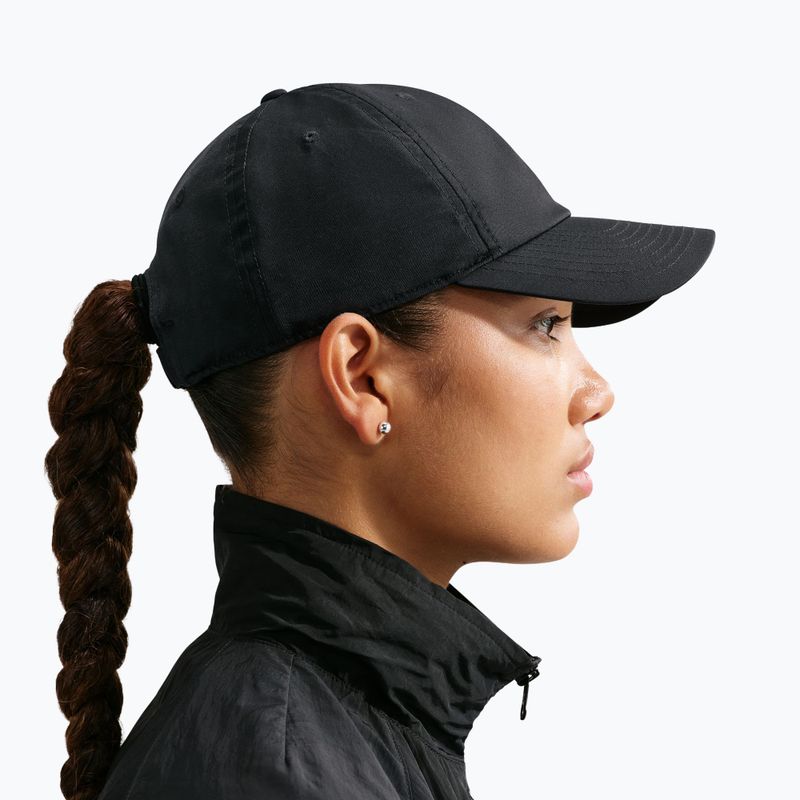 Kepurė su snapeliu Nike Dri-Fit Club Unstructured Metal Swoosh 2026 black/metallic gold 5