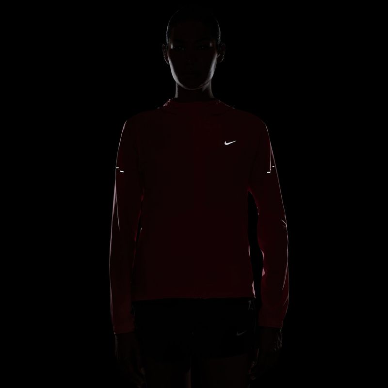 Moteriška bėgimo striukė Nike Swift Repel Packable sea coral 8