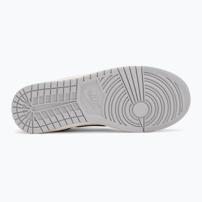 Moteriški batai Nike Air Jordan Skyline Low summit white/light smoke grey/sail/black 4