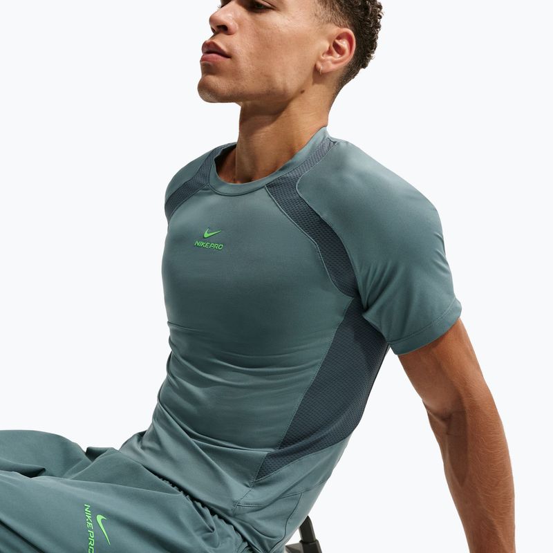 Vyriški treniruočių marškinėliai Nike Pro Training Dri-Fit mineral slate/faded spruce/green strike 4