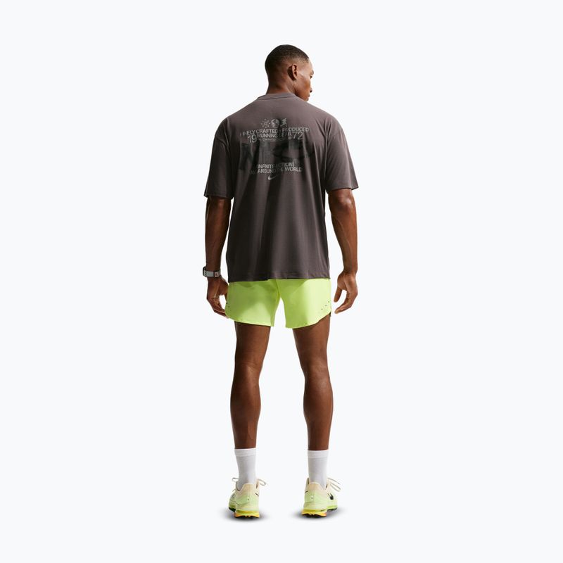 Vyriški bėgimo šortai Nike Stride Dri-Fit 2in1 7" volt ice 3