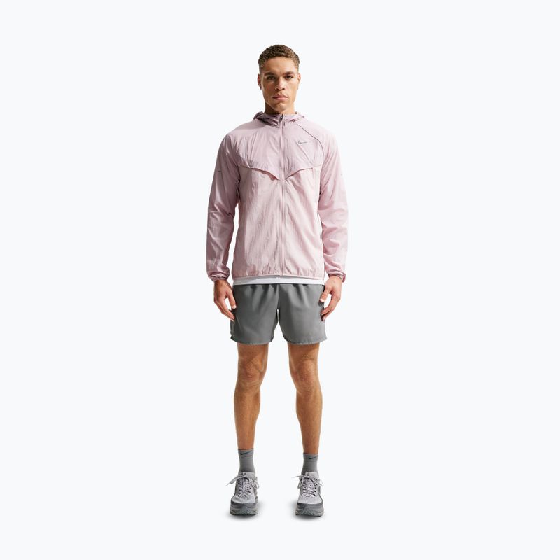 Vyriška bėgimo striukė Nike Stride Repel UV particle rose/silt red 2