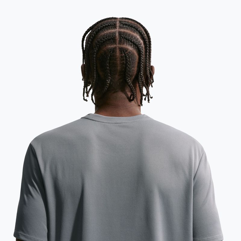 Vyriški bėgimo marškinėliai Nike Miler Dri-Fit UV smoke grey 5