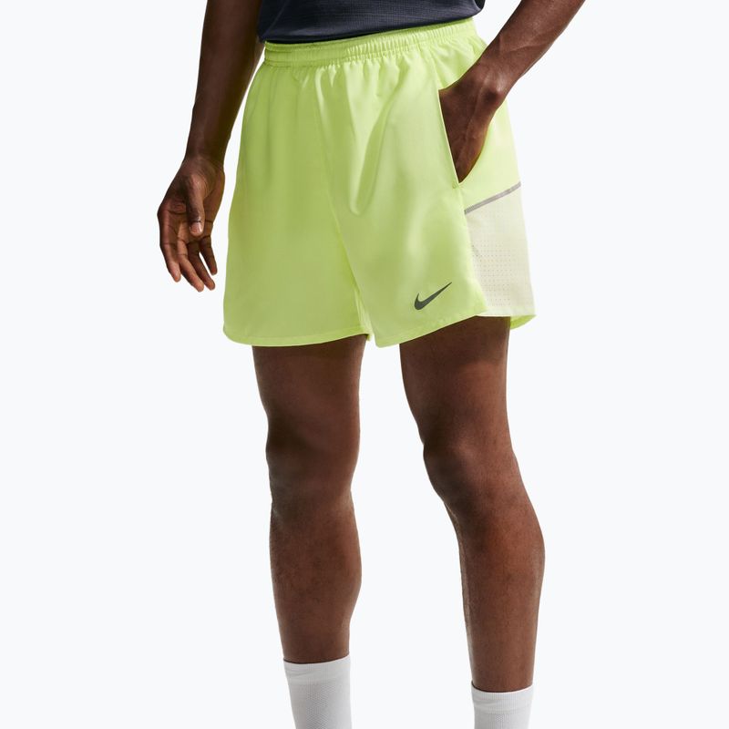 Vyriški bėgimo šortai Nike Miler Dri-Fit 2in1 5" volt ice/barely volt 4