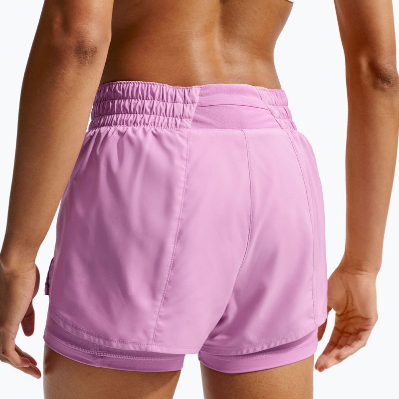 Moteriški bėgimo šortai Nike One Dri-FIT 2IN1 light magenta/white 4