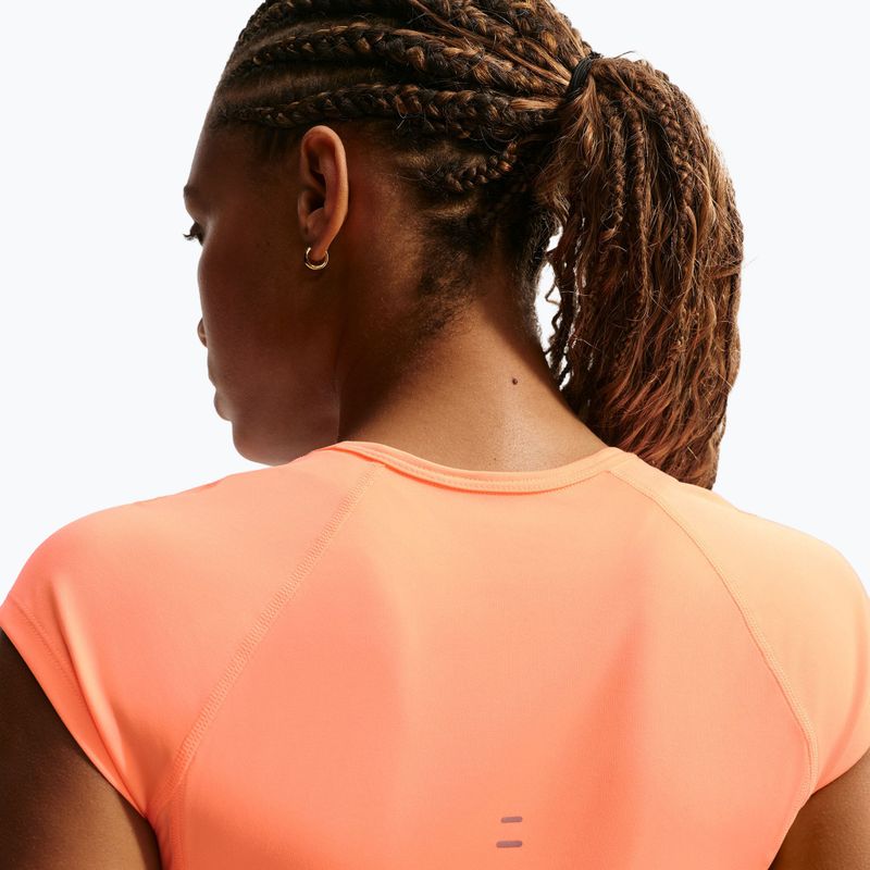 Moteriški bėgimo marškinėliai Nike Swoosh Run Dri-Fit orange pulse/photon dust/white 4