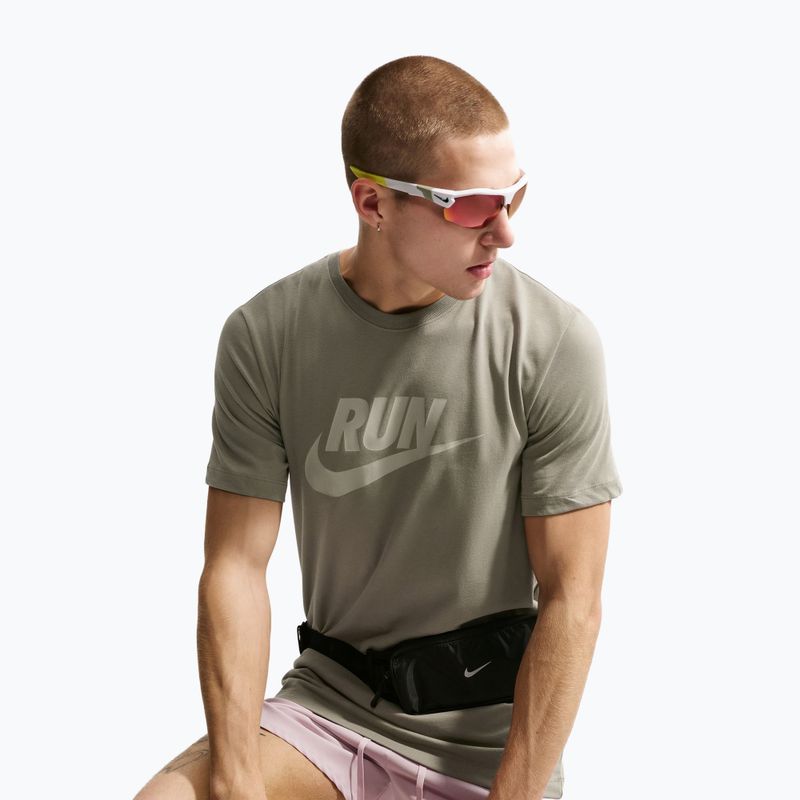 Vyriški bėgimo marškinėliai Nike Dri-Fit Running silver sage/spruce fog 5