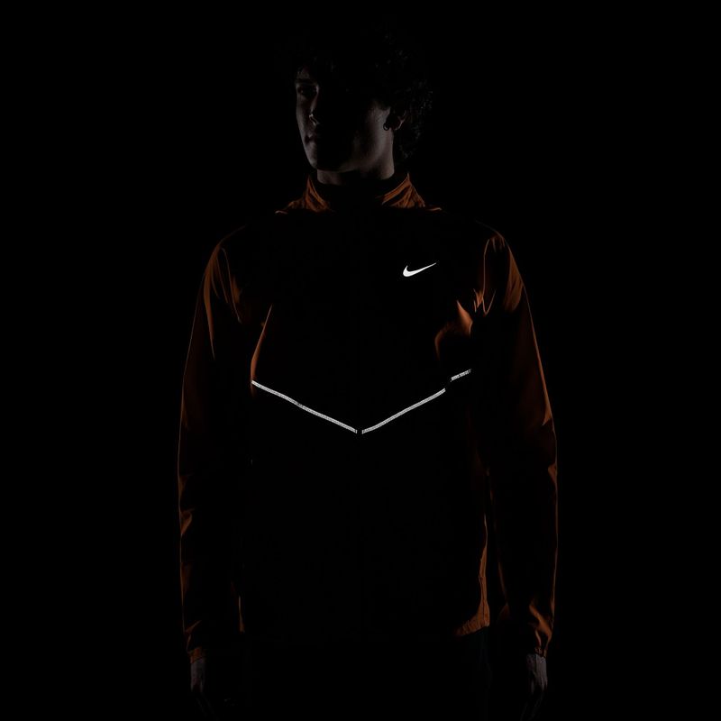 Vyriška bėgimo striukė Nike Miler Repel UV total orange 4