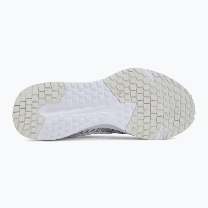 Vyriški bėgimo batai Nike Run Defy summit white/white/black/metallic silver 4