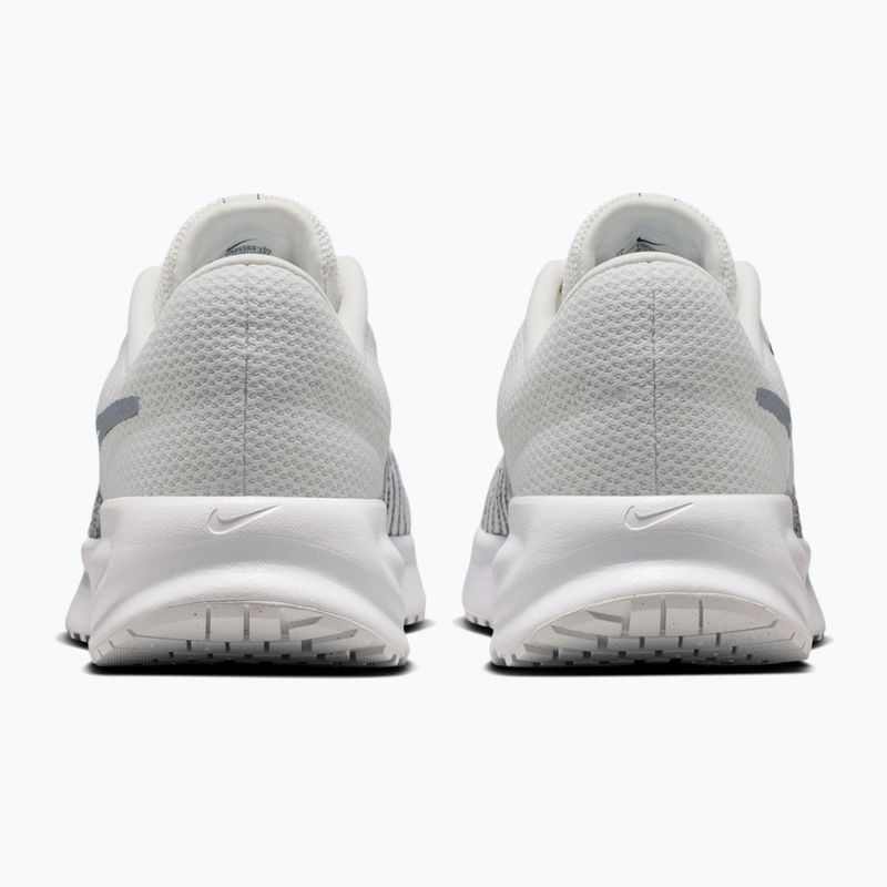 Vyriški bėgimo batai Nike Run Defy summit white/white/black/metallic silver 4