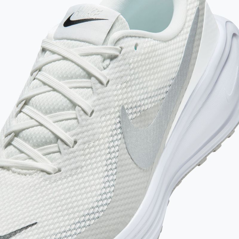 Vyriški bėgimo batai Nike Revolution 8 summit white/white/metallic silver 4