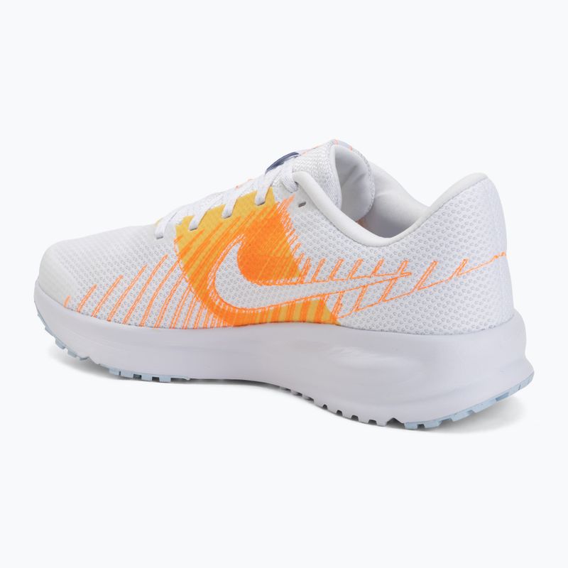 Vyriški bėgimo batai Nike Run Defy white/topaz gold/blue crystal 3