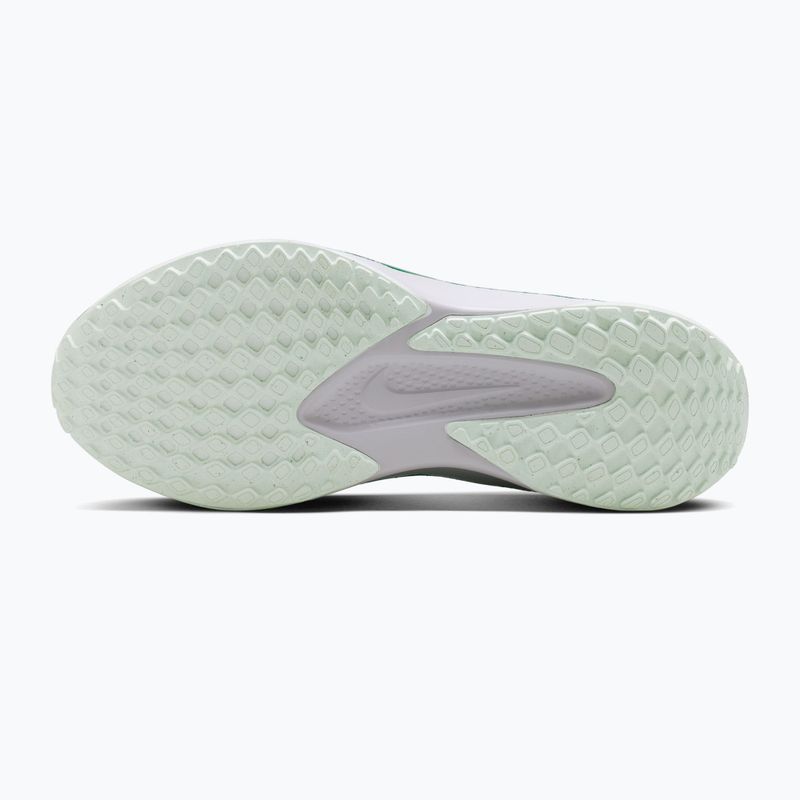 Moteriški bėgimo batai Nike Quest 6 barely green/white/metallic silver 2