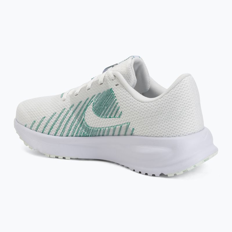 Moteriški bėgimo batai Nike Run Defy summit white/white/metallic silver 3