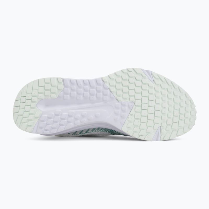 Moteriški bėgimo batai Nike Run Defy summit white/white/metallic silver 4