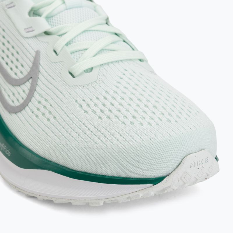 Moteriški bėgimo batai Nike Quest 6 barely green/white/metallic silver 7