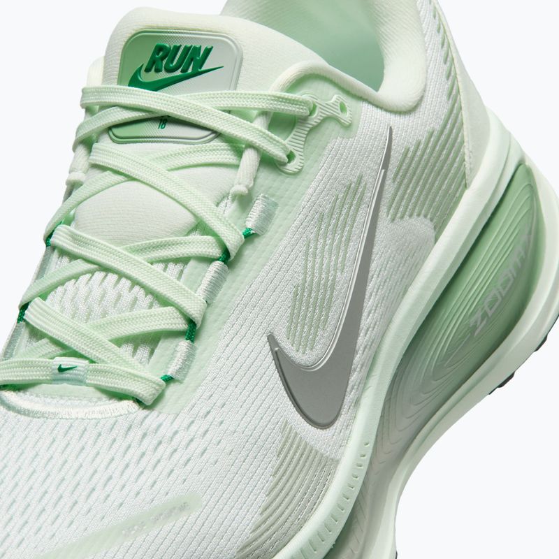 Moteriški bėgimo batai Nike Vomero 18 barely green/steam/metallic silver 3