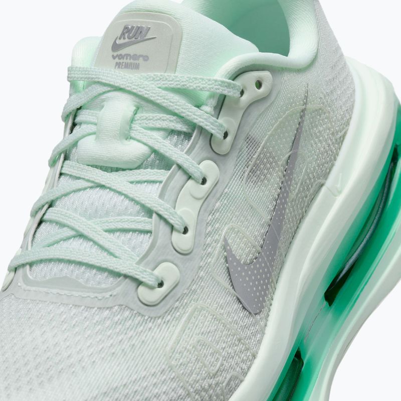 Moteriški bėgimo batai Nike Vomero Premium barely green/metallic silver 3
