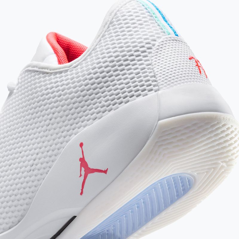 Vyriški krepšinio batai Nike Jordan Luka 77 white/black/sail/bright crimson 5