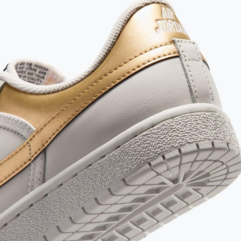 Moteriški batai Air Jordan Skyline Low swan/black/metallic gold 4