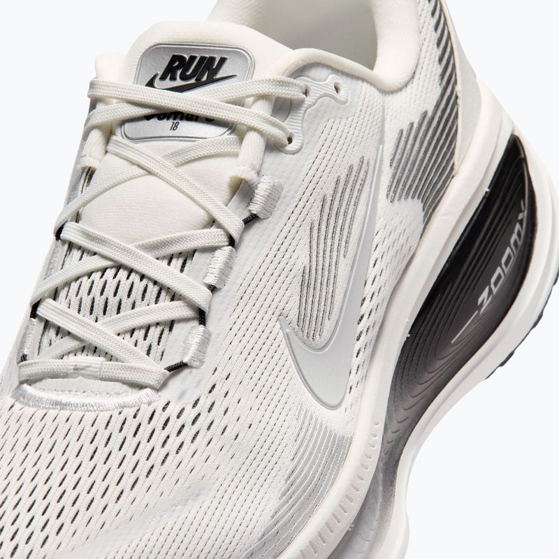 Vyriški bėgimo batai Nike Vomero 18 summit white/metallic silver-black 3