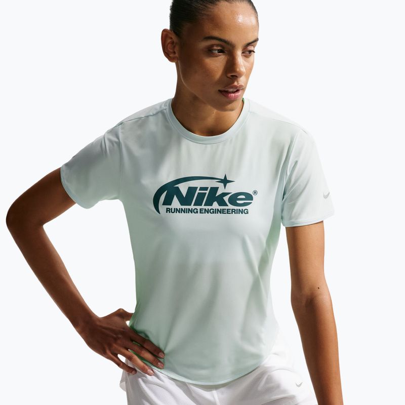 Moteriški bėgimo marškinėliai Nike Swift Dri-Fit barely green 4
