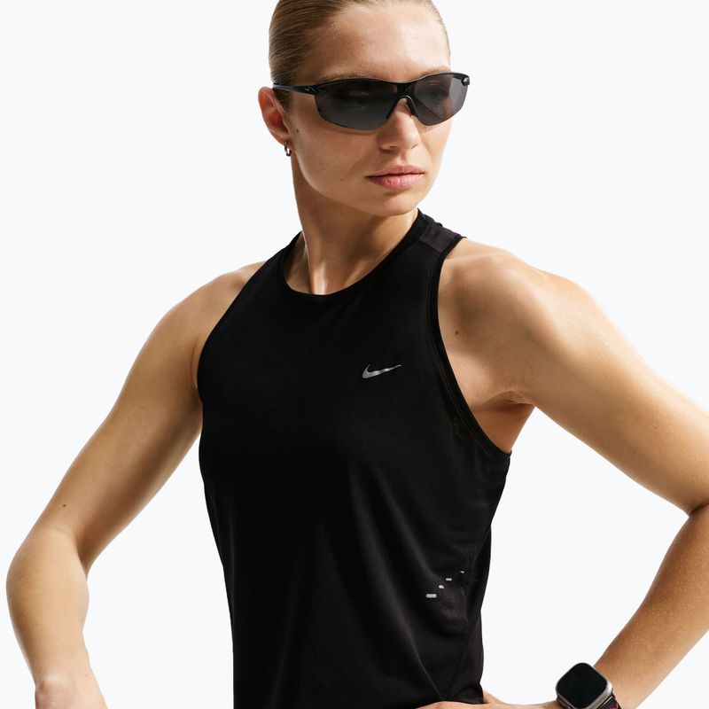 Moteriški bėgimo marškinėliai Nike Swift Breathe Dri-Fit black/black/white 5