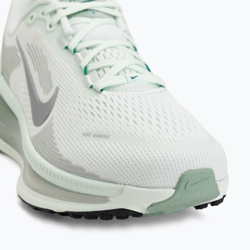 Moteriški bėgimo batai Nike Vomero 18 barely green/steam/metallic silver 7